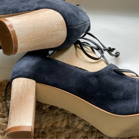 Talbots genuine leather suede peep toe block heel, 7 1/2M - Picture 4 of 7